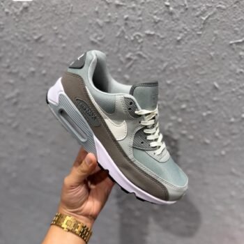 Airmax 90 Light Smoke Grey Sneakers – Classic Comfort Street Style